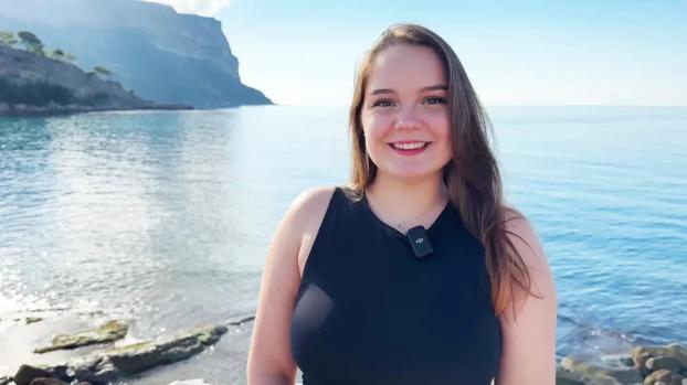 [JacquieEtMichelTV] Lily 23 years old, from Paris!