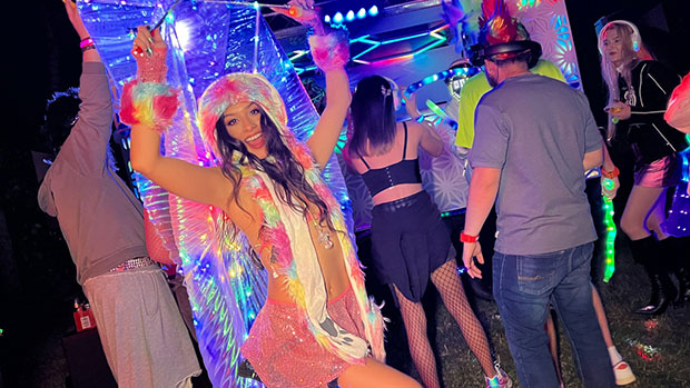 [LetsPostIt] Lux La Fox Silent Disco Party