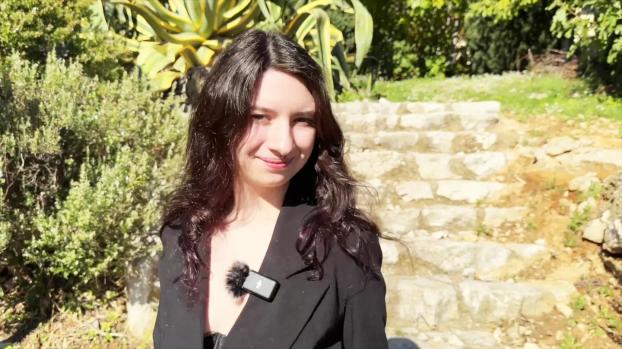Ayori – 21 years old, from Poitiers! | JacquieEtMichelTV