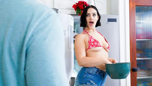 Lucy Lotus – My New Hot Neighbor | NubileFilms