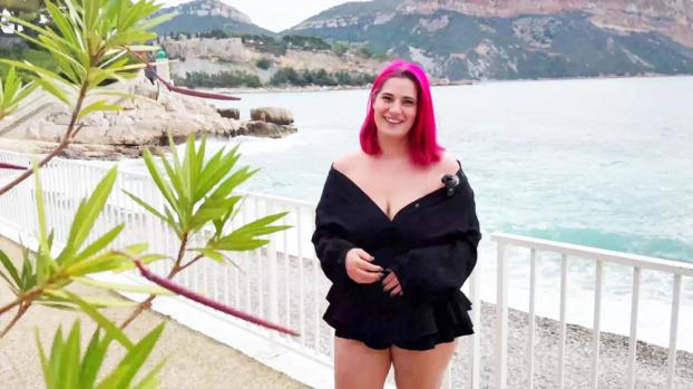 Venus – 25 years old, from Apt! | JacquieEtMichelTV