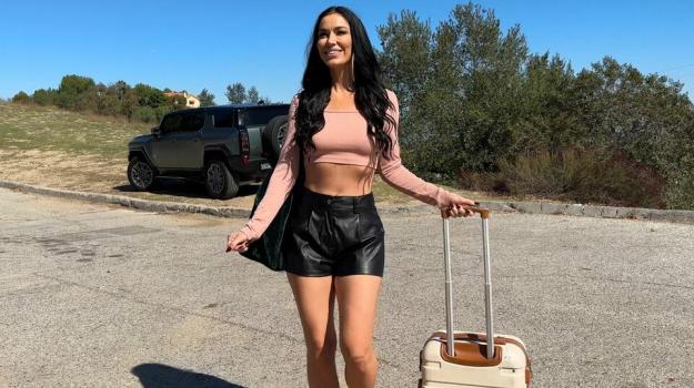Venus Valencia – Meets Her New Roommate, Porn Dude | PornDudeCasting