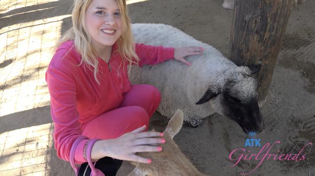 Dez Hansen – Farm Date 1 | ATKGirlfriends