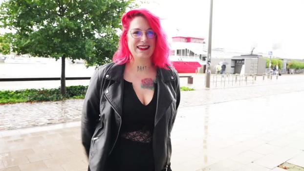 Lody – 35 years old, from Bordeaux! | JacquieEtMichelTV