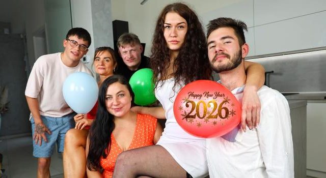 Fiona Sweetyx, Christina Santes, Yvette Moore – Wake up, it’s your birthday! | FamilyScrew
