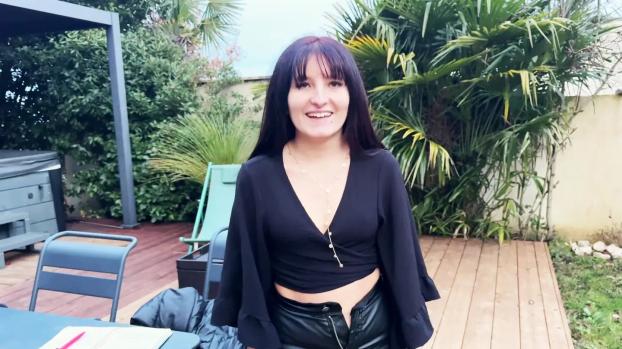 Kina Glam – 25 years old, from Toulouse! | JacquieEtMichelTV