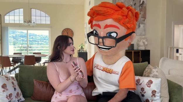 Lilibet Saunders – Collects Porn Dude’s Sample | PornDudeCasting