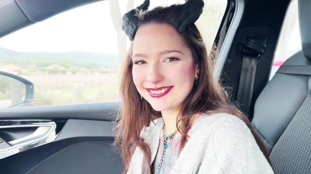 Granny Donuts – 28 years old, comes to continue her hardcore experiences… with a smile! | JacquieEtMichelTV